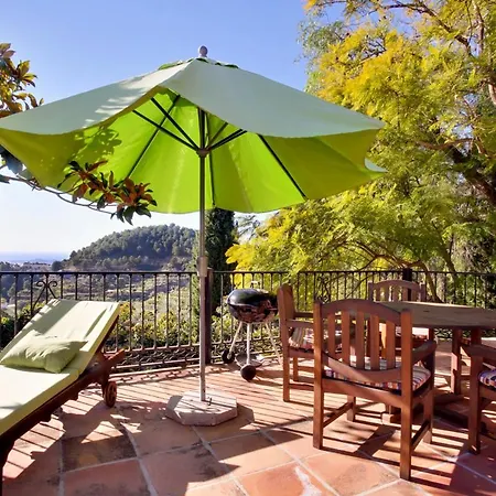 Sleeps 8 Pool Villa