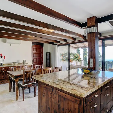 Villa Sleeps 8 Pool *