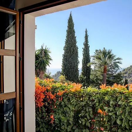 Sleeps 8 Pool Villa